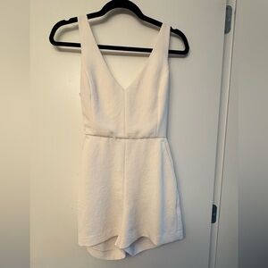 Wilfred | ecoulement short Jumpsuit | Cream V-Neck Tie Waist Cutout | US 0